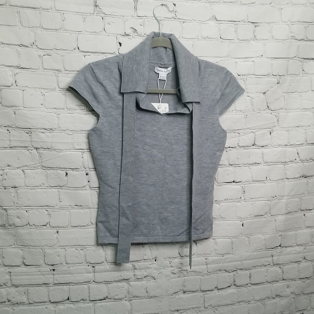 Urban Revivo Gray V Neck Collared Crop T Shirt Large